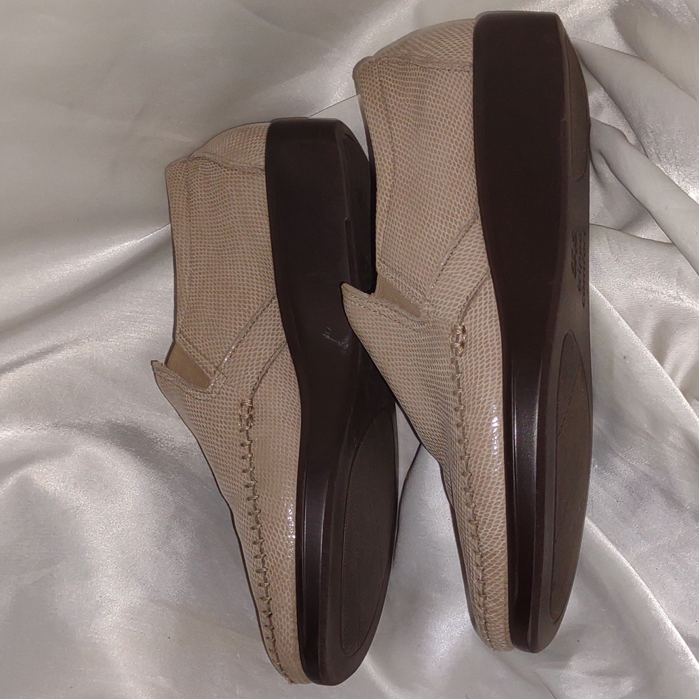 SAS tripad shoes